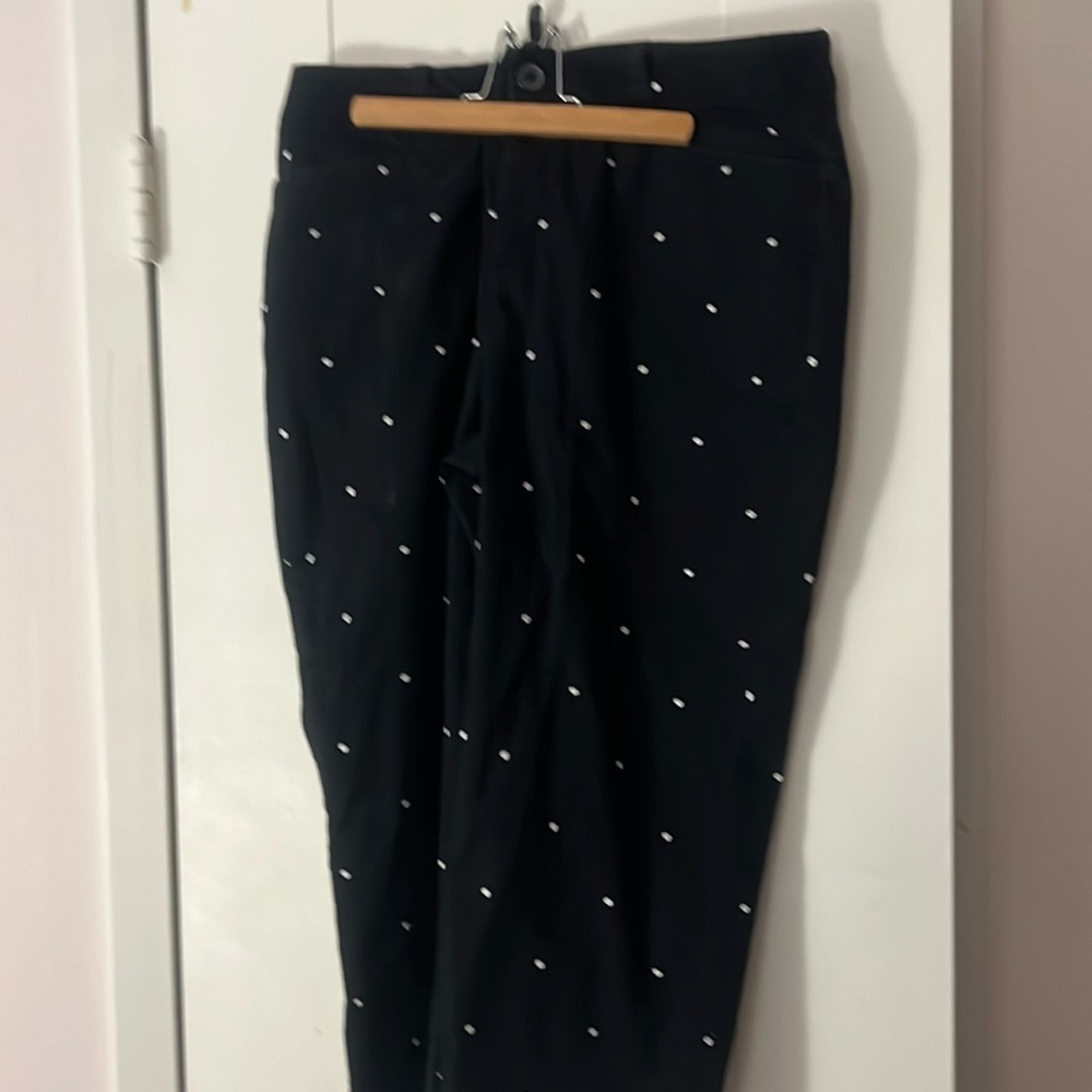 Black with white polka dots capris size 12 by Croft  & Barrow